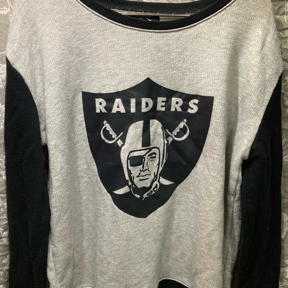 Oakland Raiders long sleeve Size L